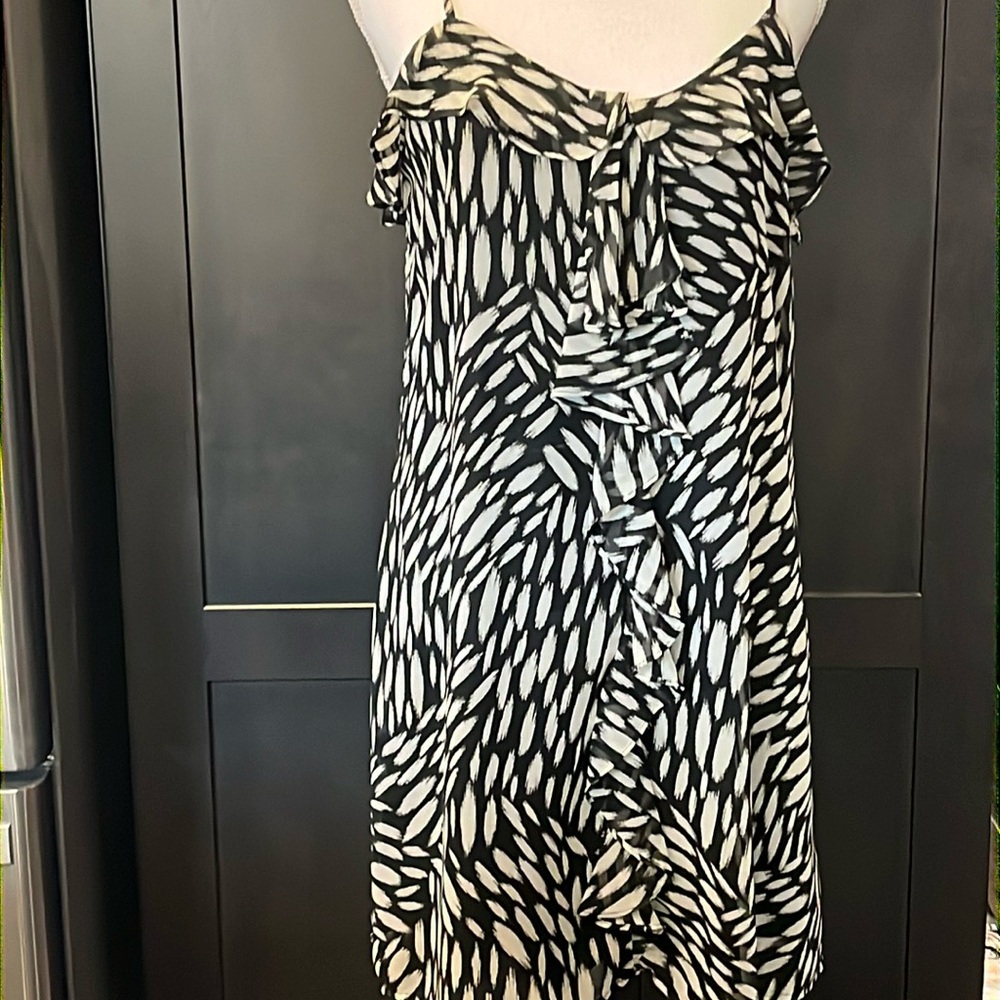 Collective Concepts Black & Cream adjustable spaghetti straps dress. Excellent M